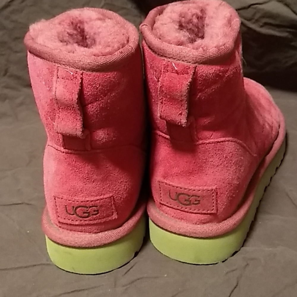 Uggs classic mini  sz7